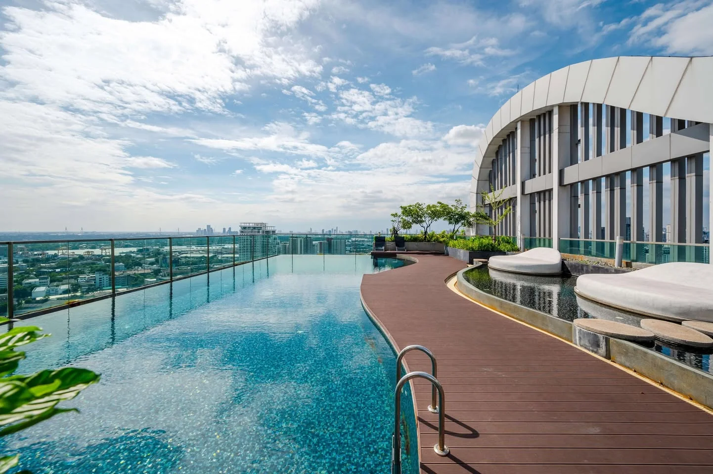 1 Bedroom condo in Rhythm Sukhumvit 50