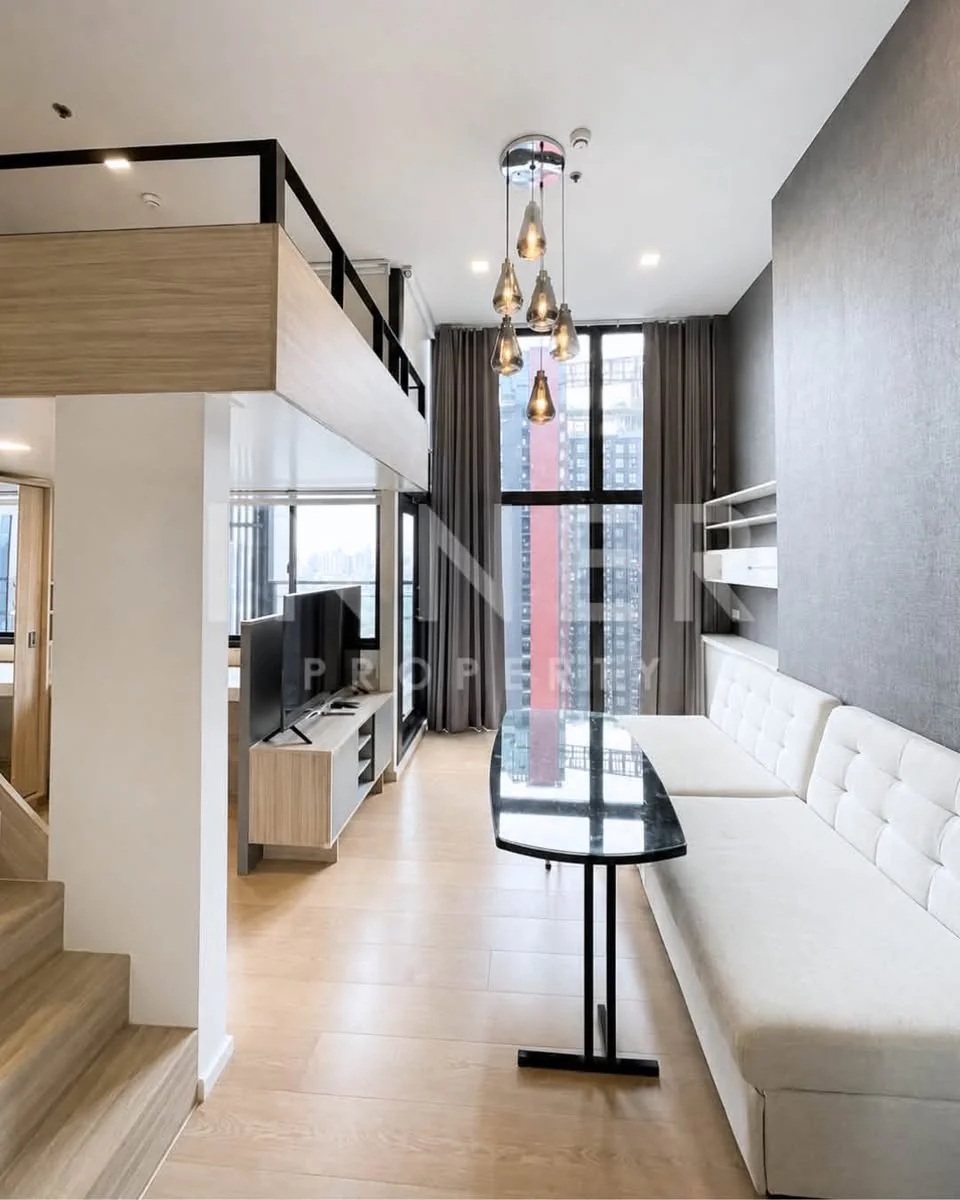 Studio condo in Chewathai Residence Asoke