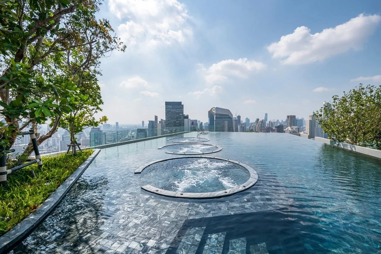 1 Bedroom condo in Life One Wireless