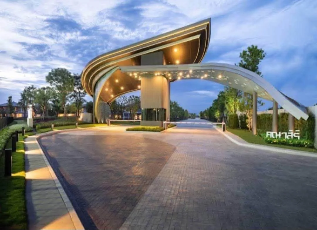 4 Bedroom condo in Kanasiri Salaya-Pinklao