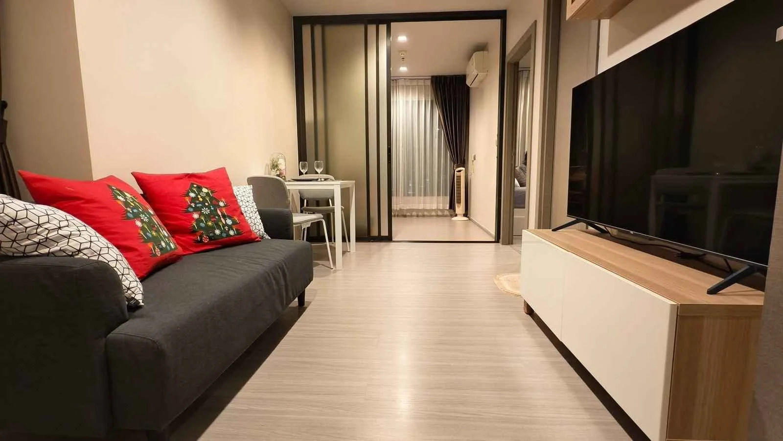 1 Bedroom condo in Life Asoke-Rama 9