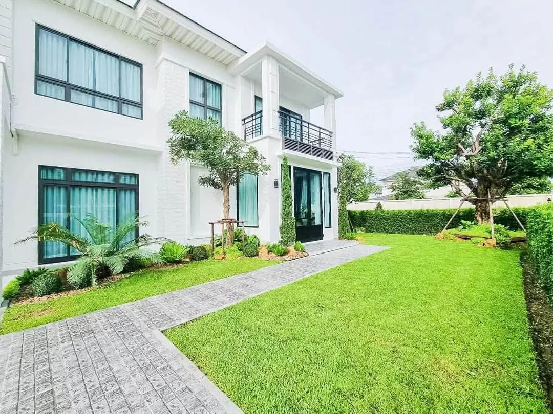 4 Bedroom condo in Perfect Masterpiece Sukhumvit 77