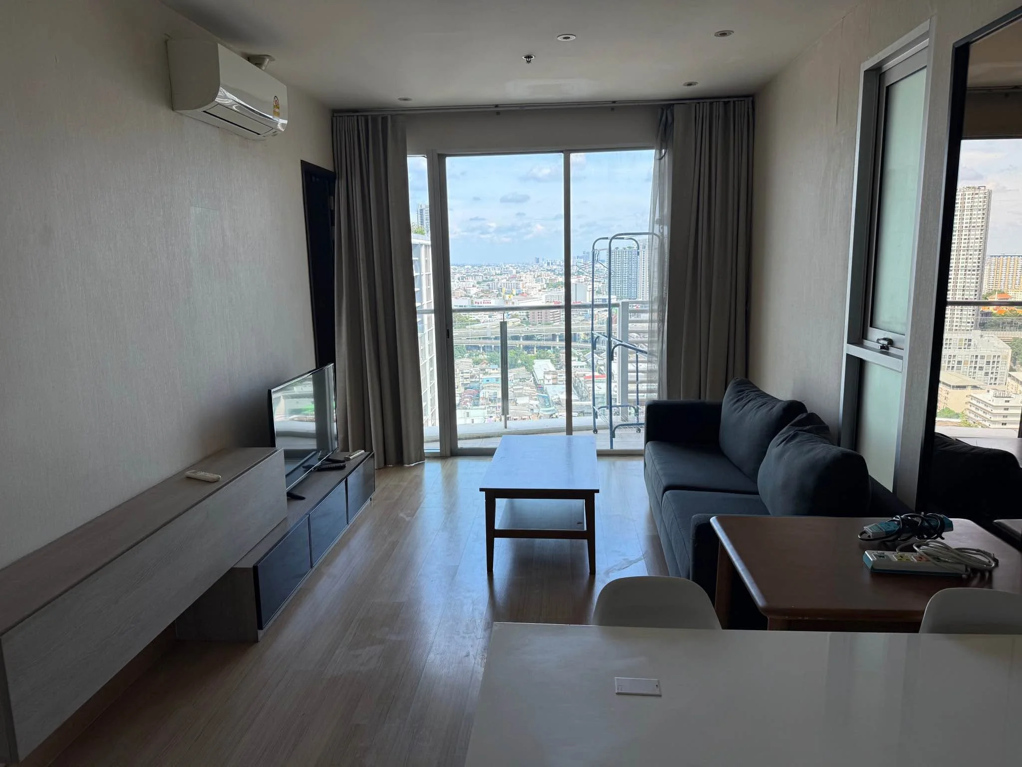 1 Bedroom condo in Sky Walk Residences