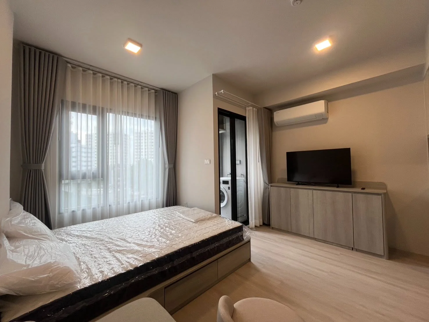 Studio condo in COBE Ratchada-Rama 9