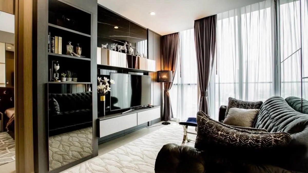 2 Bedroom condo in Noble Ploenchit