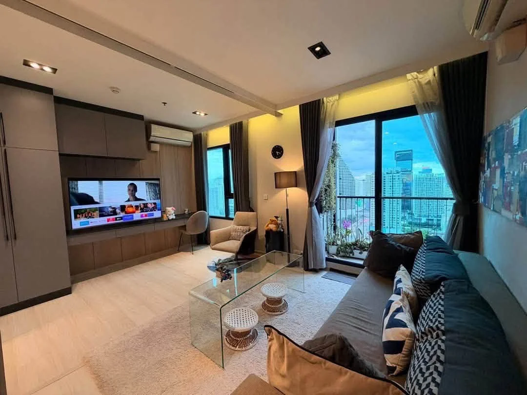 1 Bedroom condo in Life Asoke