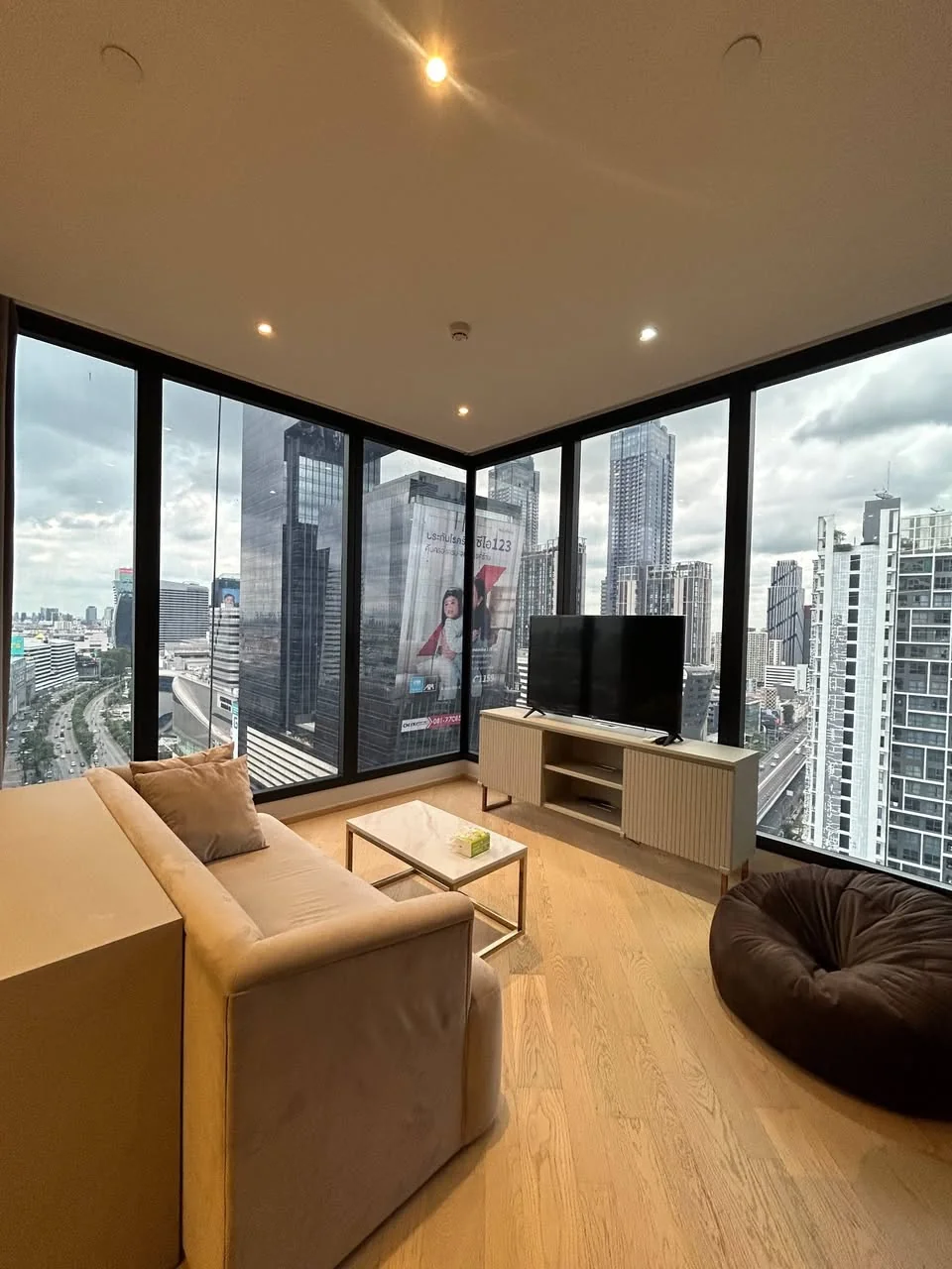 2 Bedroom condo in ASHTON Asoke-Rama 9