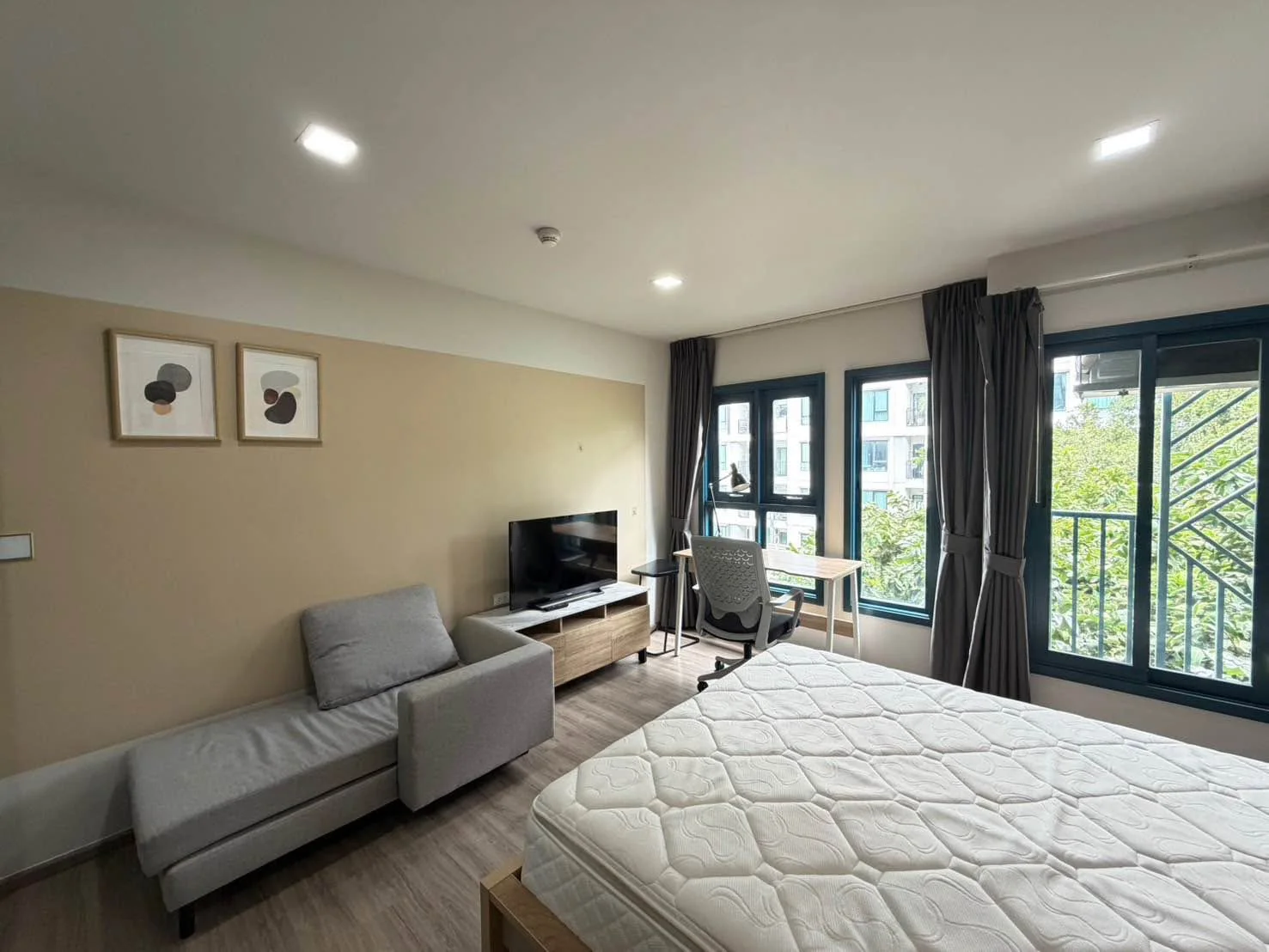 1 Bedroom condo in The Base Sukhumvit 50