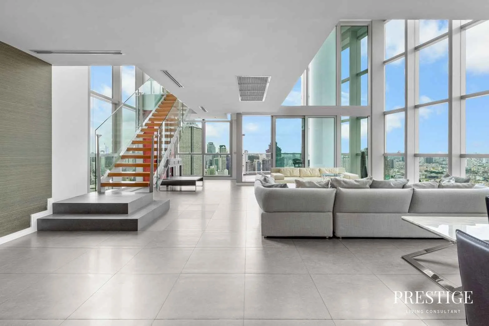 4 Bedroom condo in River House Condominium