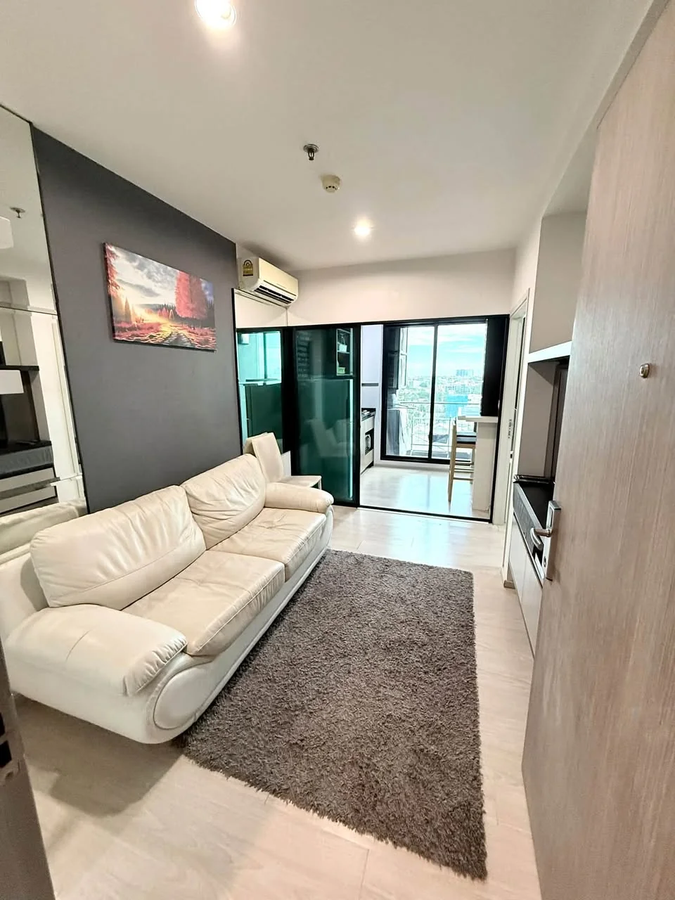 1 Bedroom condo in The Gallery Bearing