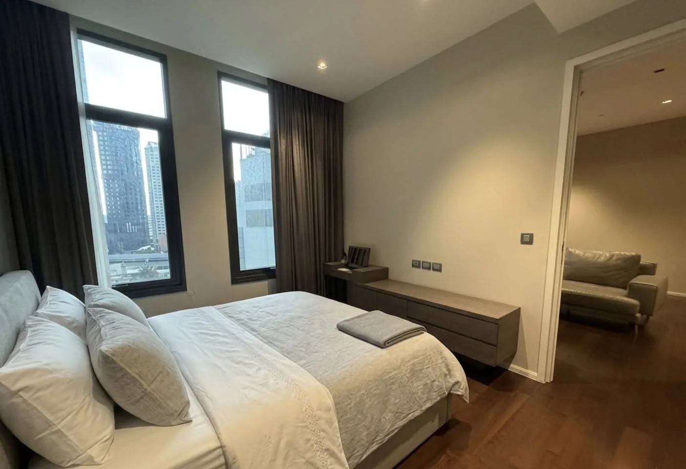 1 Bedroom condo in The Diplomat 39