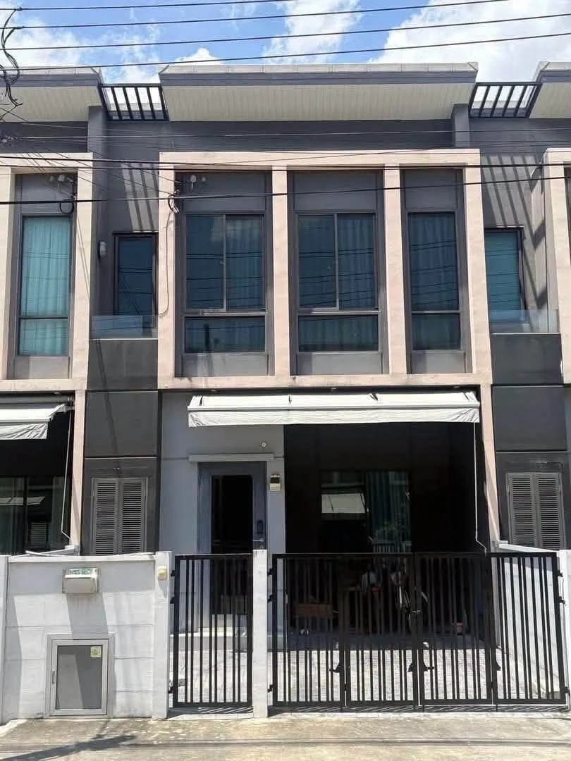 2 Bedroom condo in MeStyle @ Sukhumvit-Bangna
