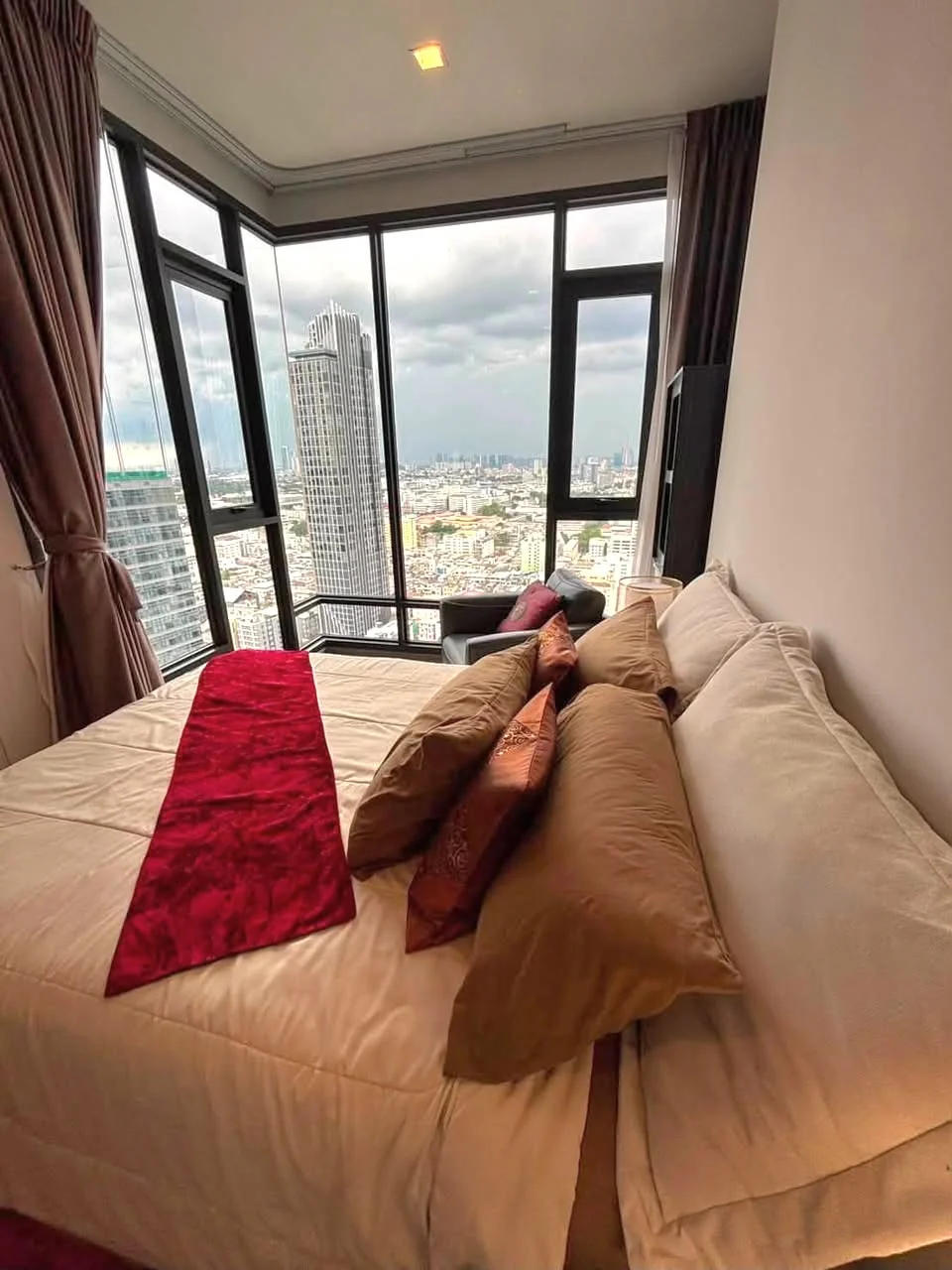 3 Bedroom condo in The Address Siam-Ratchathewi