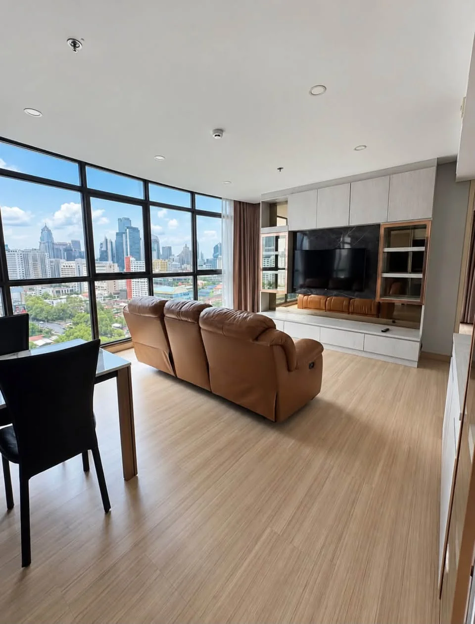 2 Bedroom condo in Lumpini Suite Phetchaburi-Makkasan