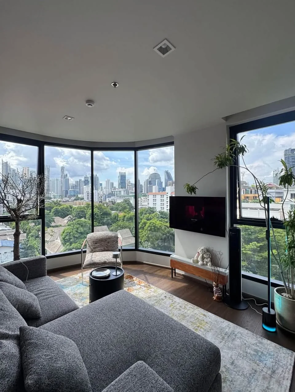 2 Bedroom condo in IDEO Q Sukhumvit 36