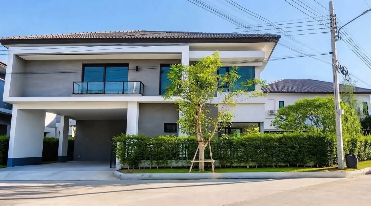 4 Bedroom condo in Centro Ratchapruek-Suan Phak