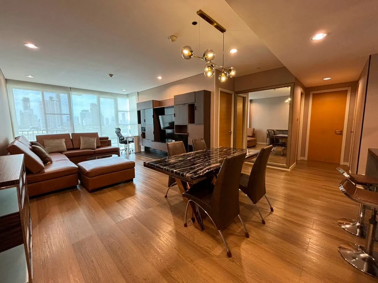 2 Bedroom condo in Fullerton Sukhumvit