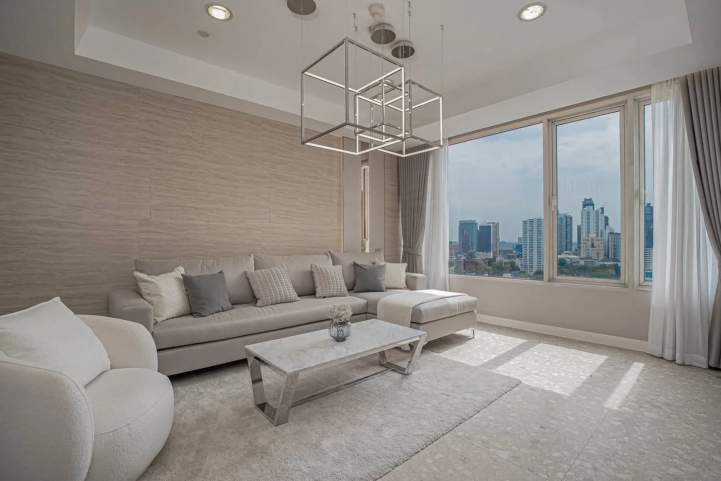 3 Bedroom condo in Hampton Thonglor 10