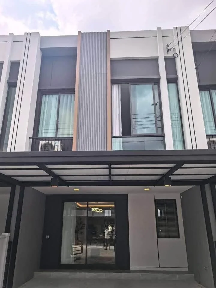 3 Bedroom condo in MeStyle @ Sukhumvit-Bangna