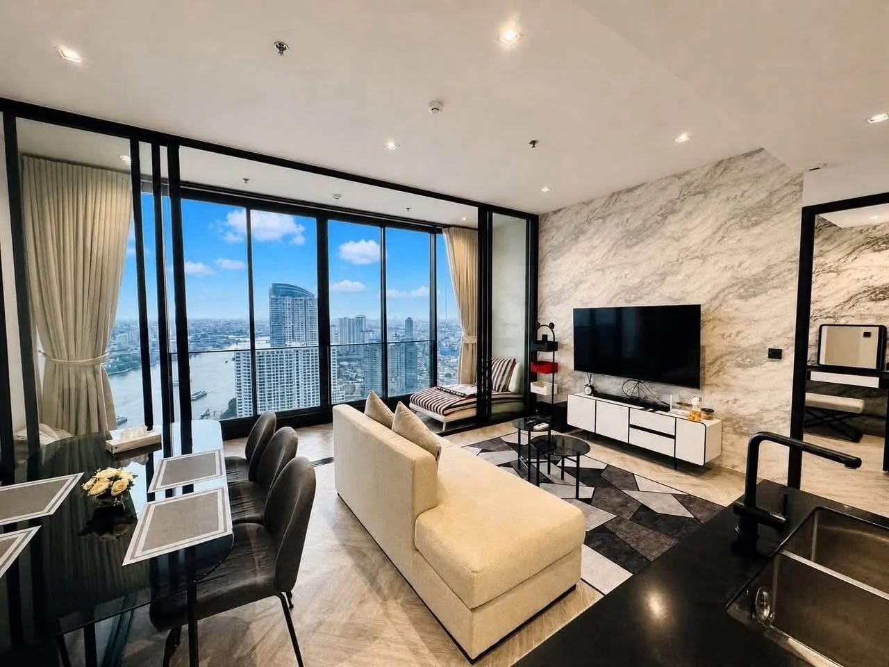 2 Bedroom condo in Chapter Charoennakhon–Riverside