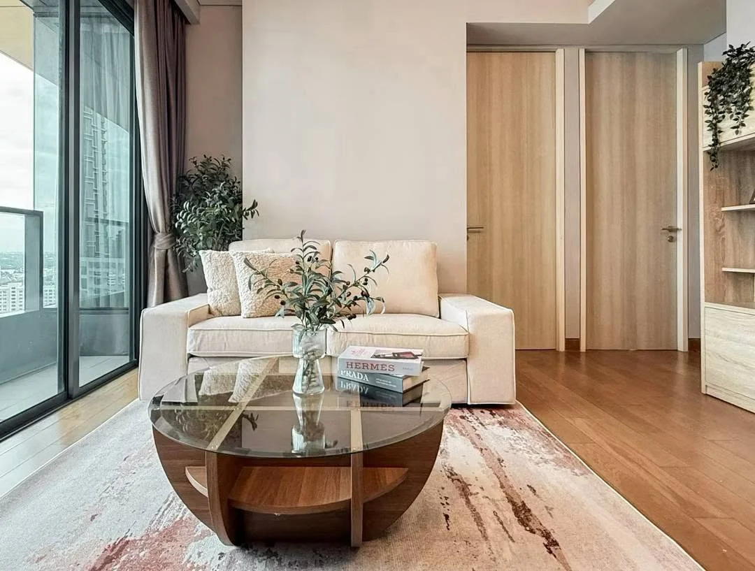 2 Bedroom condo in The Lumpini 24