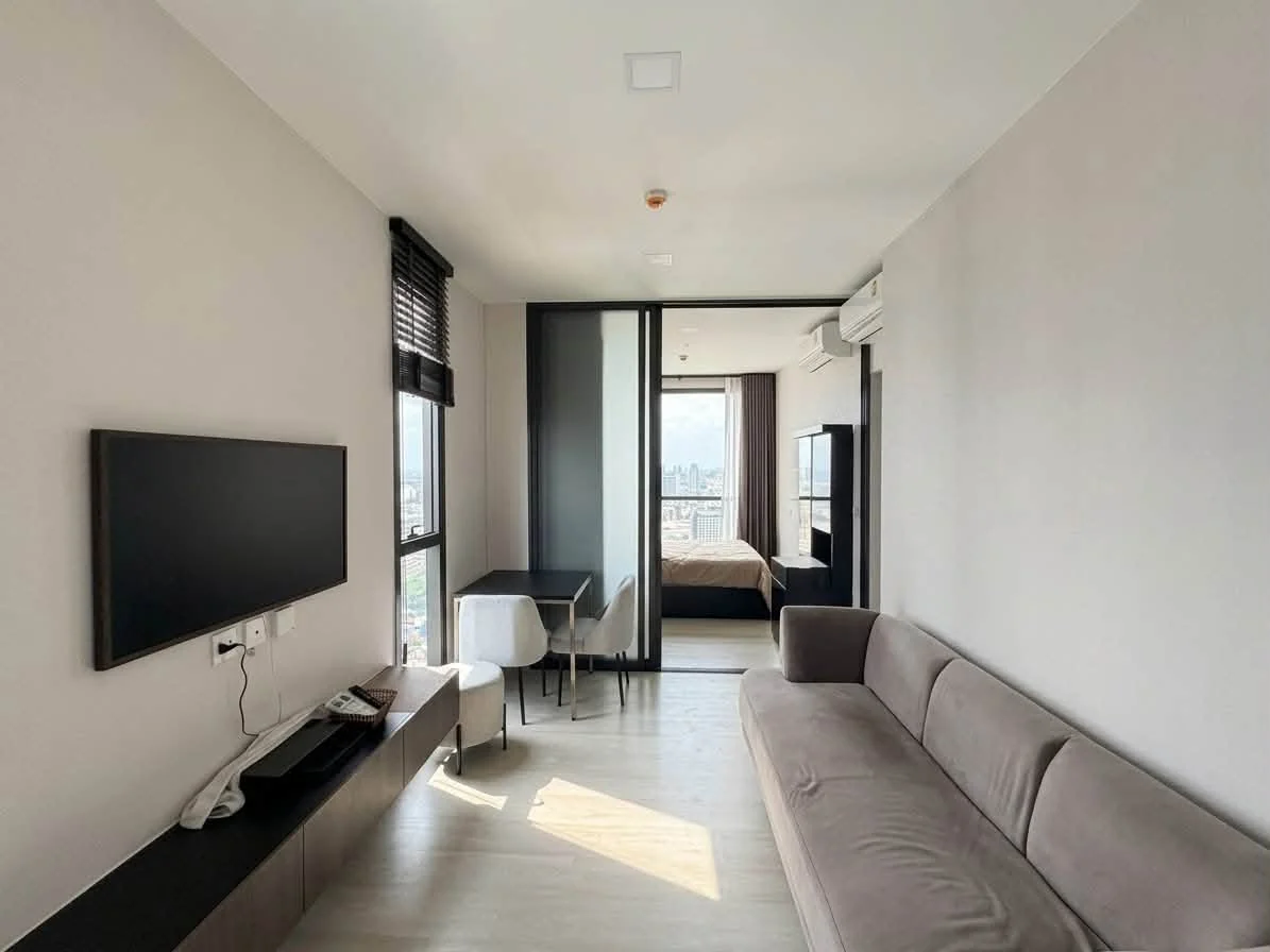 1 Bedroom condo in The Privacy Jatujak