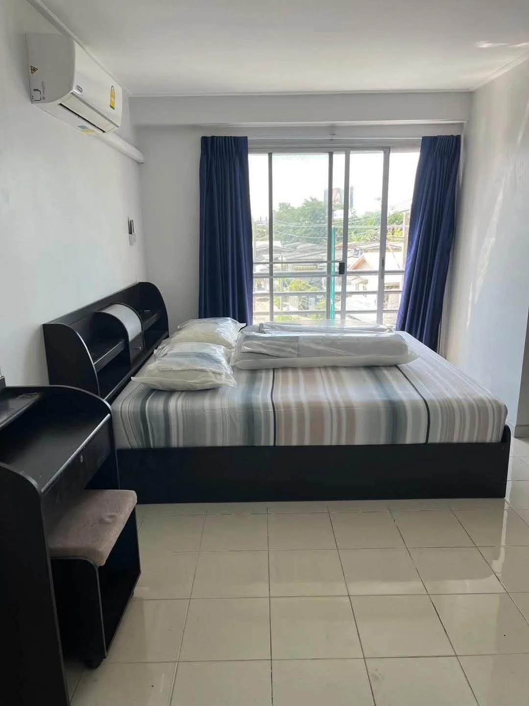 2 Bedroom condo in Waterford Park Rama 4
