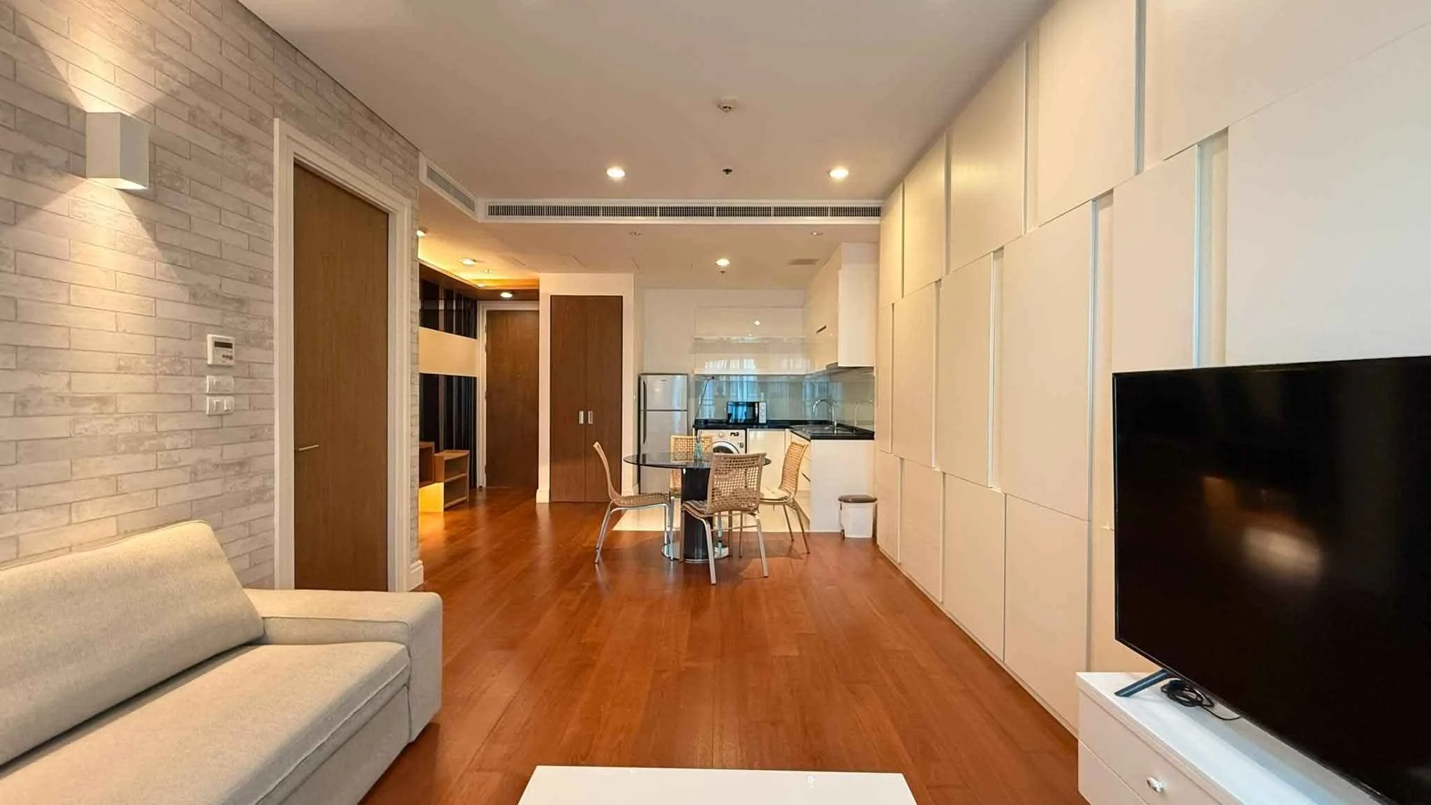 1 Bedroom condo in Bright Sukhumvit 24