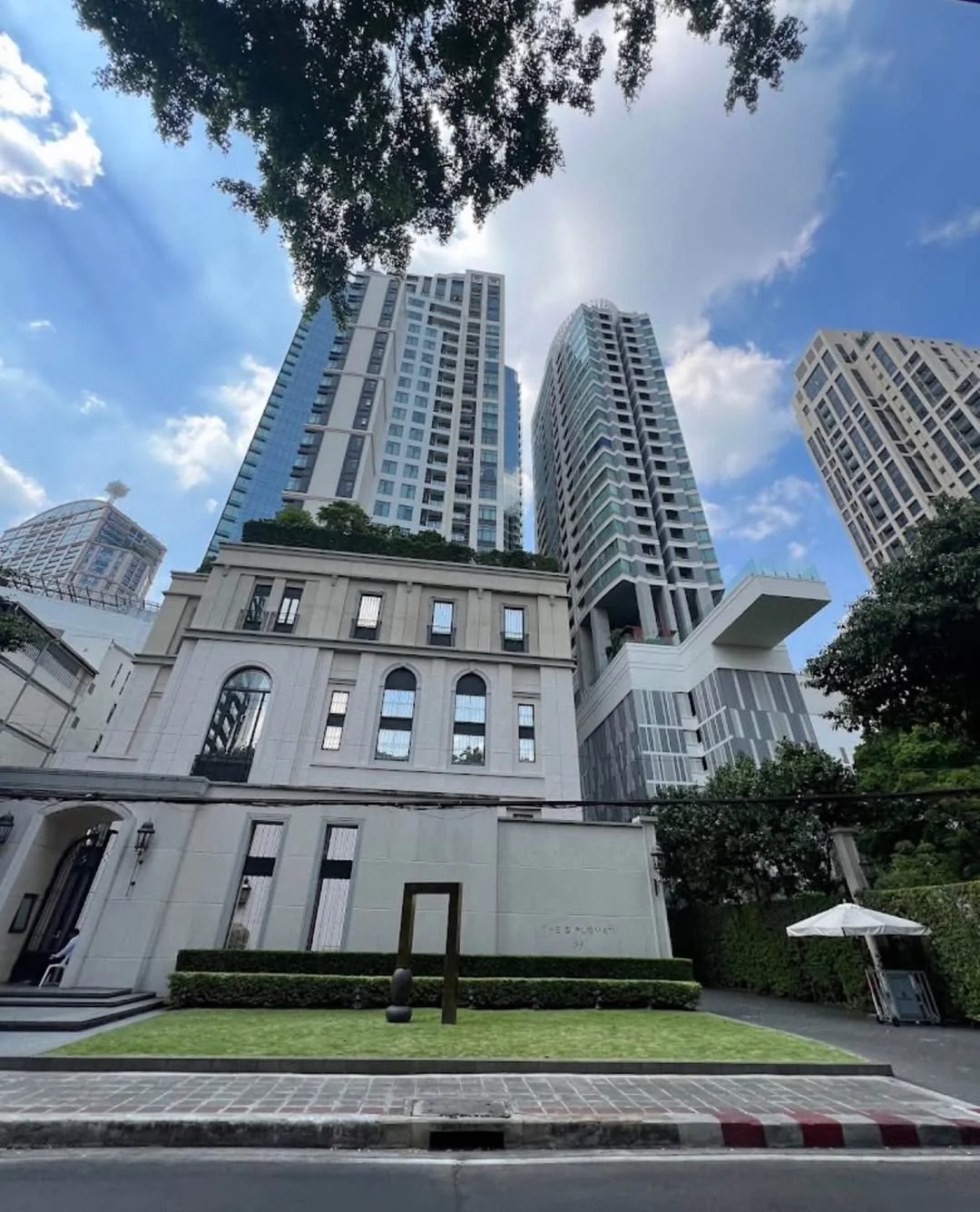 1 Bedroom condo in The Diplomat 39
