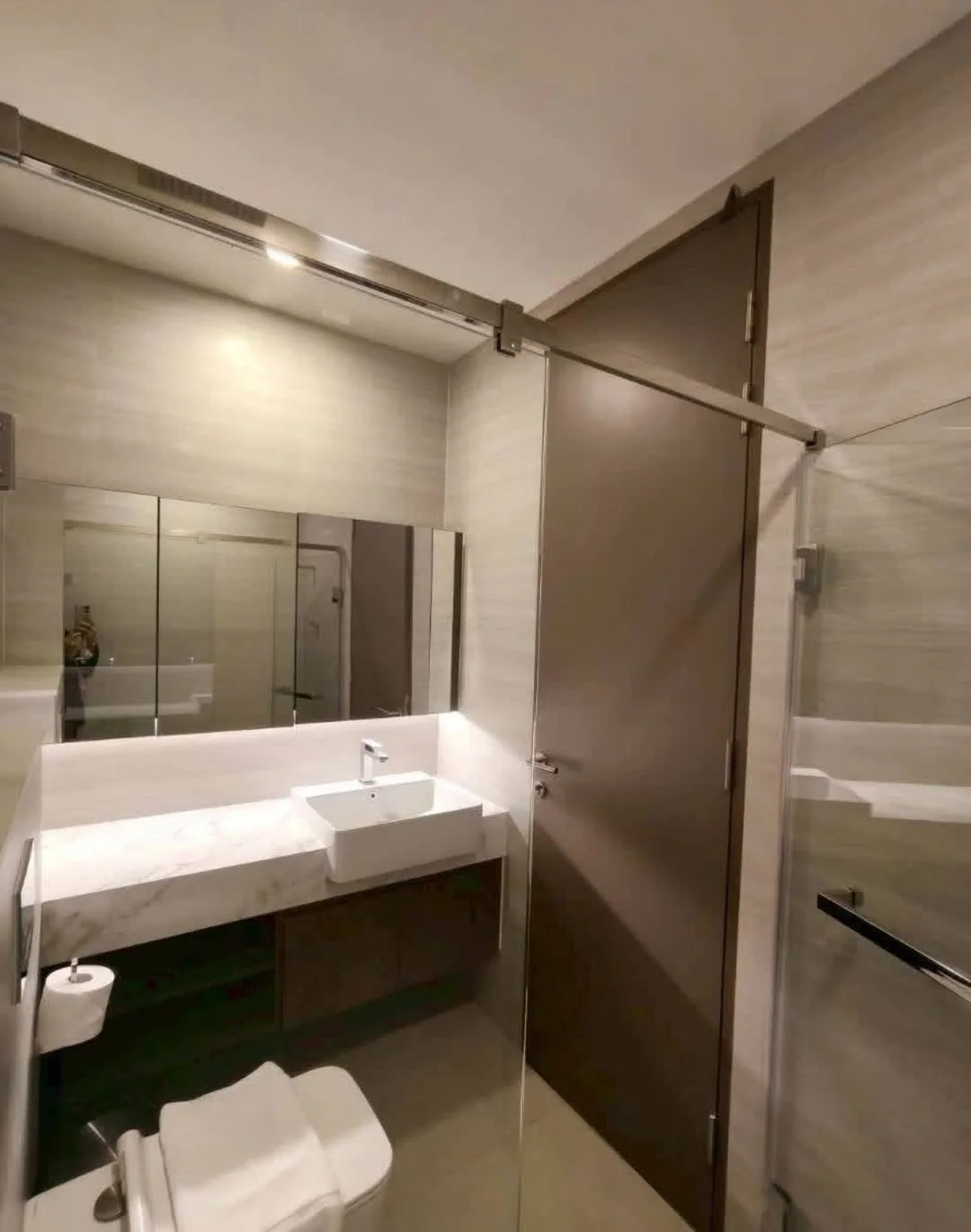 2 Bedroom condo in Park Origin Thonglor