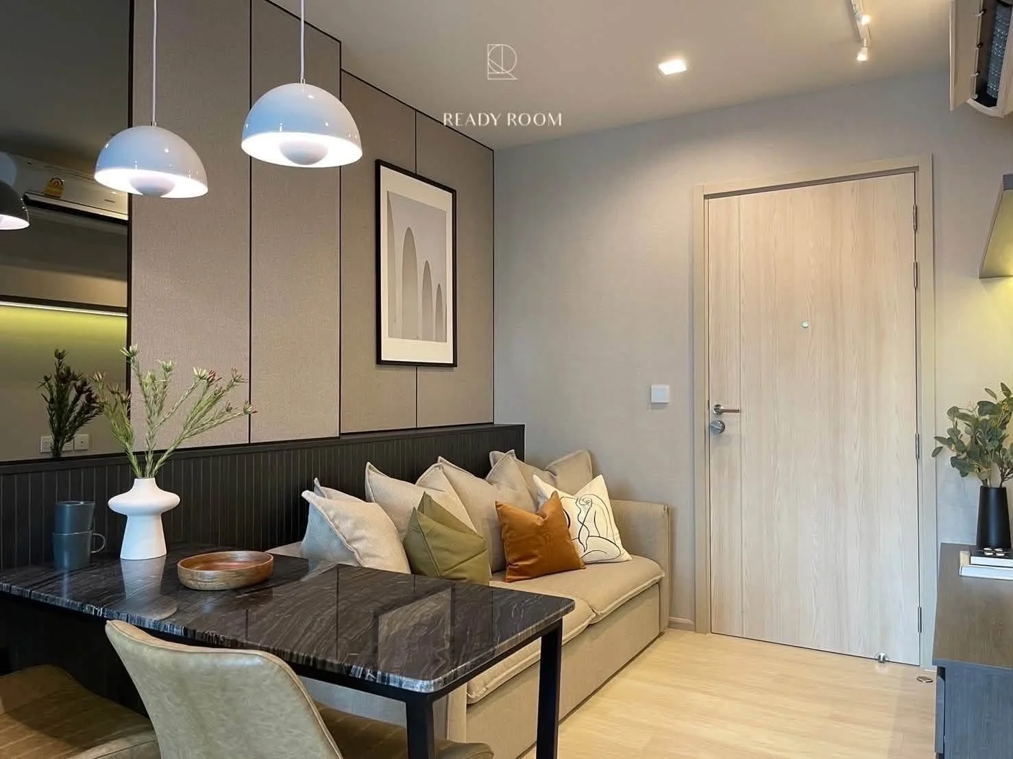 1 Bedroom condo in Life One Wireless