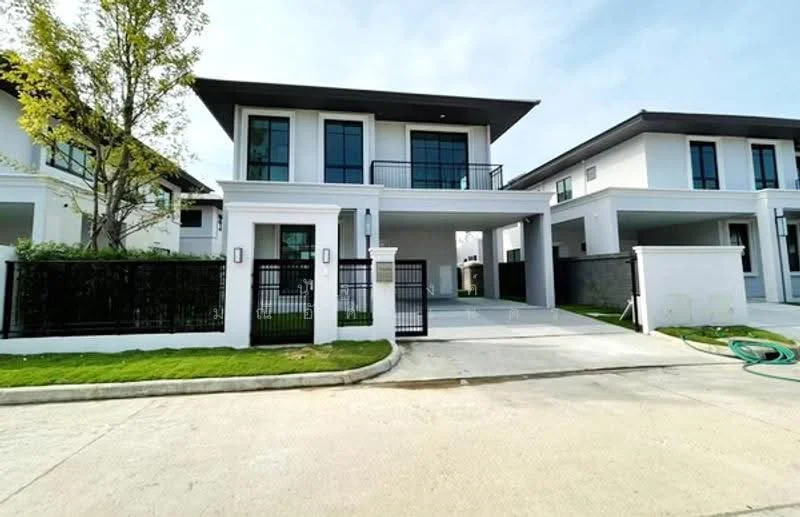 3 Bedroom condo in Setthasiri Pattanakarn