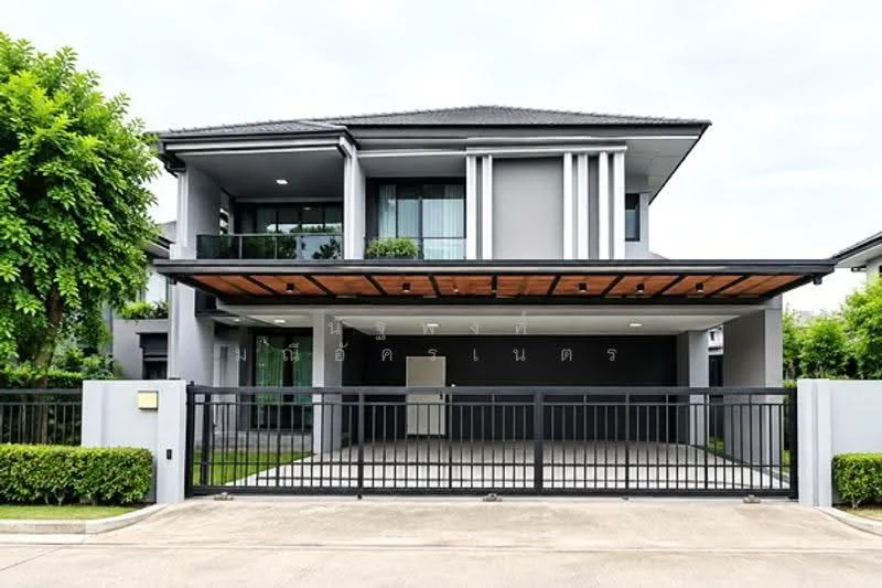 4 Bedroom condo in Setthasiri-Krungthep Kreetha 2
