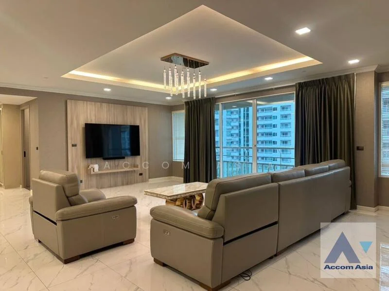 4 Bedroom condo in Ideal 24