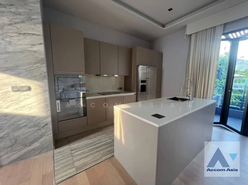 4 Bedroom condo in Arna Ekkamai