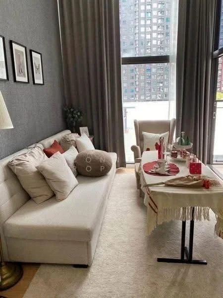 1 Bedroom condo in Chewathai Residence Asoke