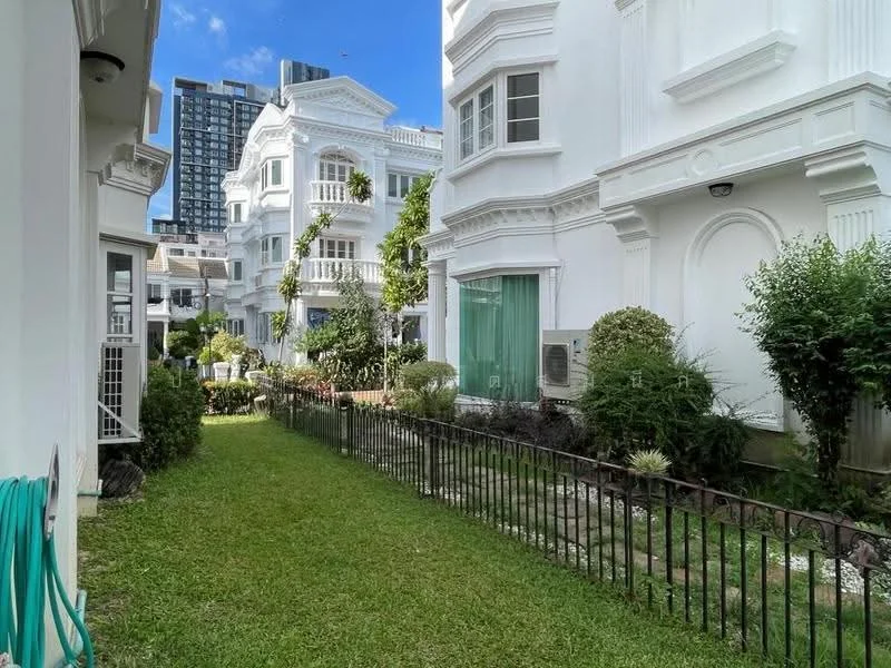5 Bedroom condo in Baan Sukhumvit Garden City 79