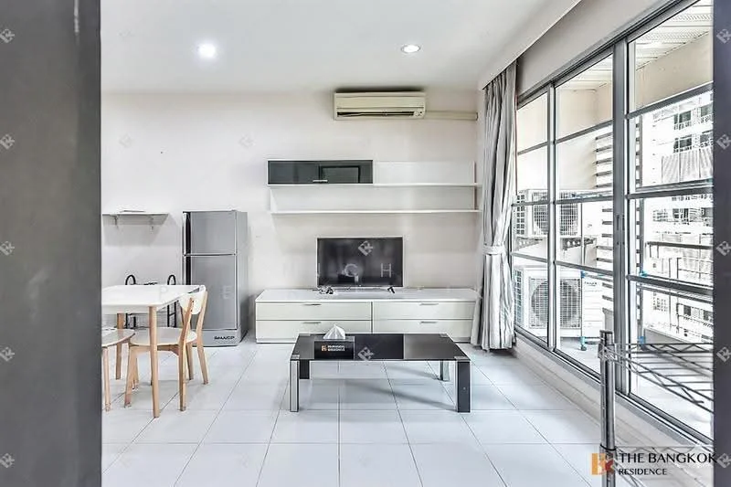 1 Bedroom condo in Baan Klang Krung Siam-Pathumwan
