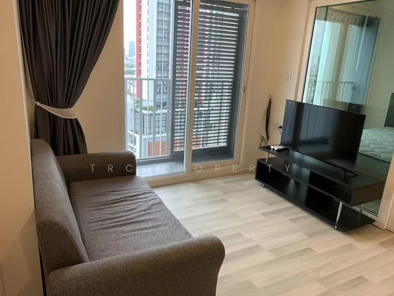 1 Bedroom condo in The Key Sathorn-Charoenraj
