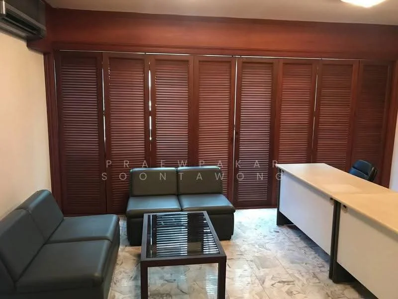 1 Bedroom condo in Saranjai Mansion