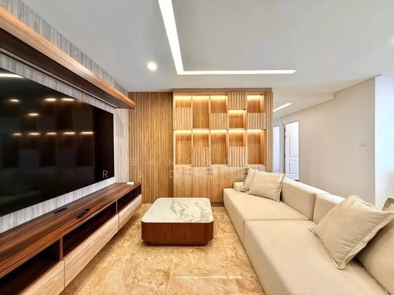 3 Bedroom condo in D.S. Tower 2 Sukhumvit 39