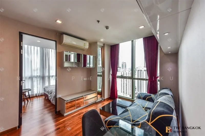 2 Bedroom condo in Wish Signature Midtown Siam