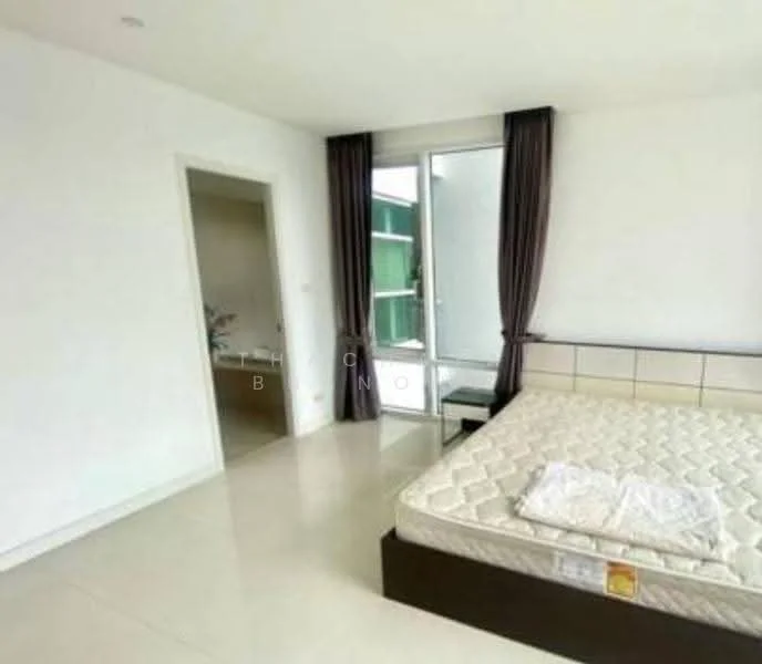3 Bedroom condo in Fullerton Sukhumvit