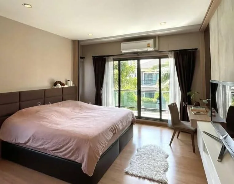 4 Bedroom condo in The Palm Pattanakarn