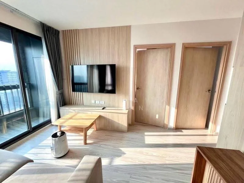 2 Bedroom condo in IDEO Mobi Wongsawang Interchange