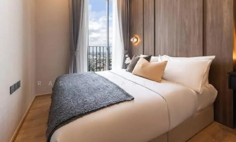 1 Bedroom condo in Noble Around Ari