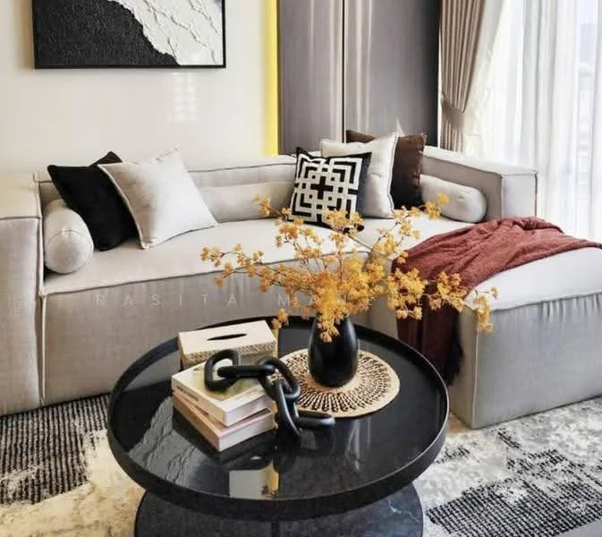 1 Bedroom condo in Noble State 39