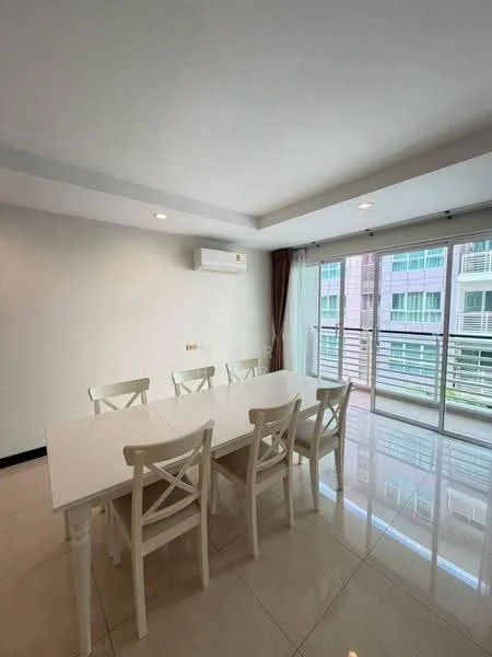 3 Bedroom condo in The Avenue Sukumvit 61