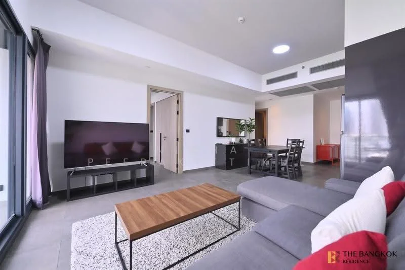 2 Bedroom condo in The Lofts Asoke