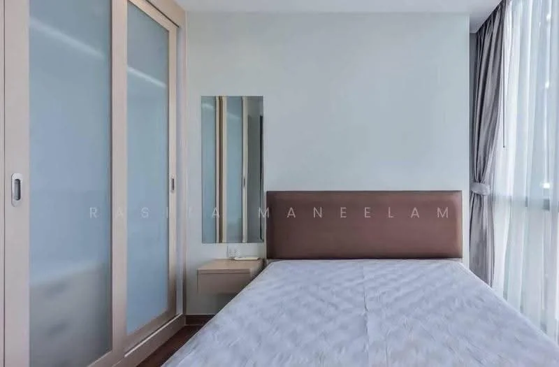 2 Bedroom condo in Wish Signature Midtown Siam